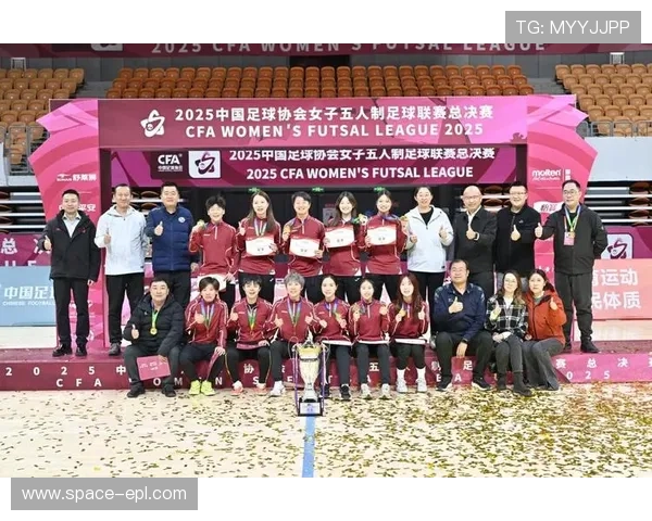 女五联赛总决赛:杭州临平乐茵6-0轻取长春长早风云 女五联赛总决赛:杭州临平乐茵6-0轻取长春长早风云