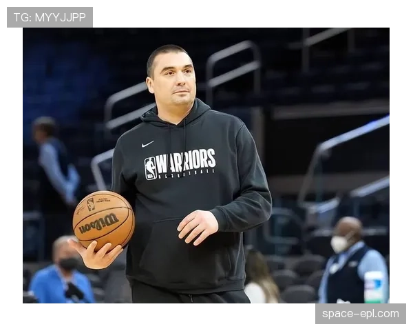 勇士队防守助教收到某大学主教练邀约，但表示将专注球队四月季后赛冲刺