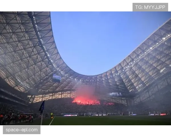 文化视角：马赛市政厅举办足球历史展，追溯港口城市足球渊源。